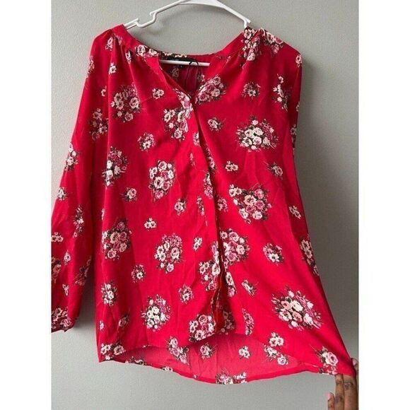 Gibson NWT Women Red Pretty Floral Long Sleeve Flare Button Blouse Top - Picture 3 of 10